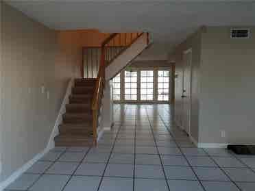 One Bedroom - Davie , female only