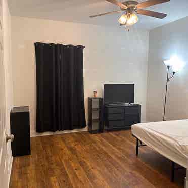 BEDROOM INSIDE HOUSE FOR RENT