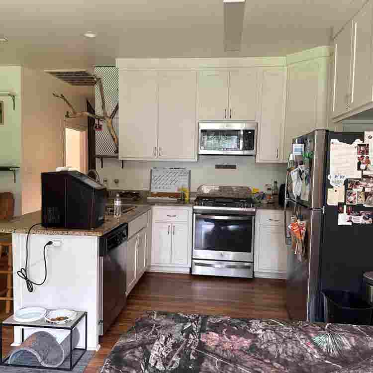 BEDROOM INSIDE HOUSE FOR RENT