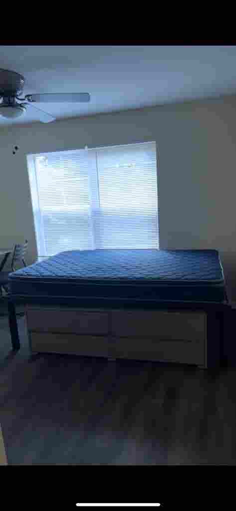Private Bed/Bath in  Apartment