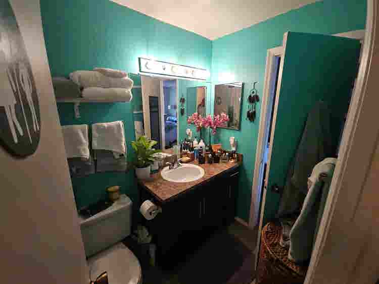 Large Room,  close to all.