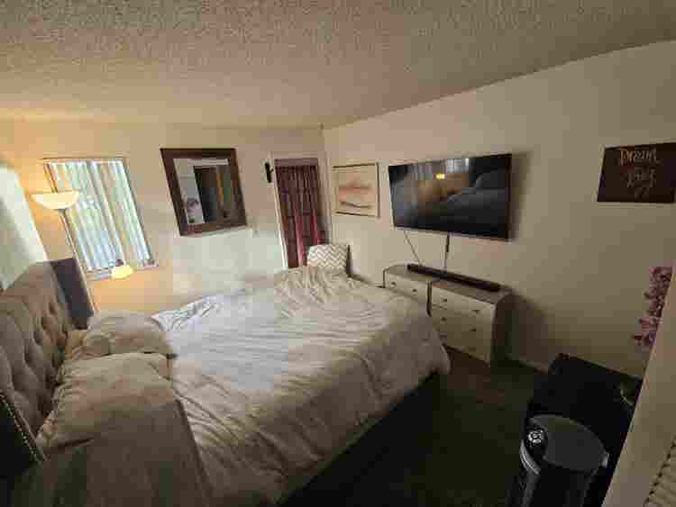Large Room,  close to all.