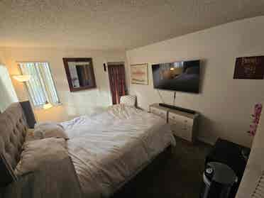 Large Room,  close to all.