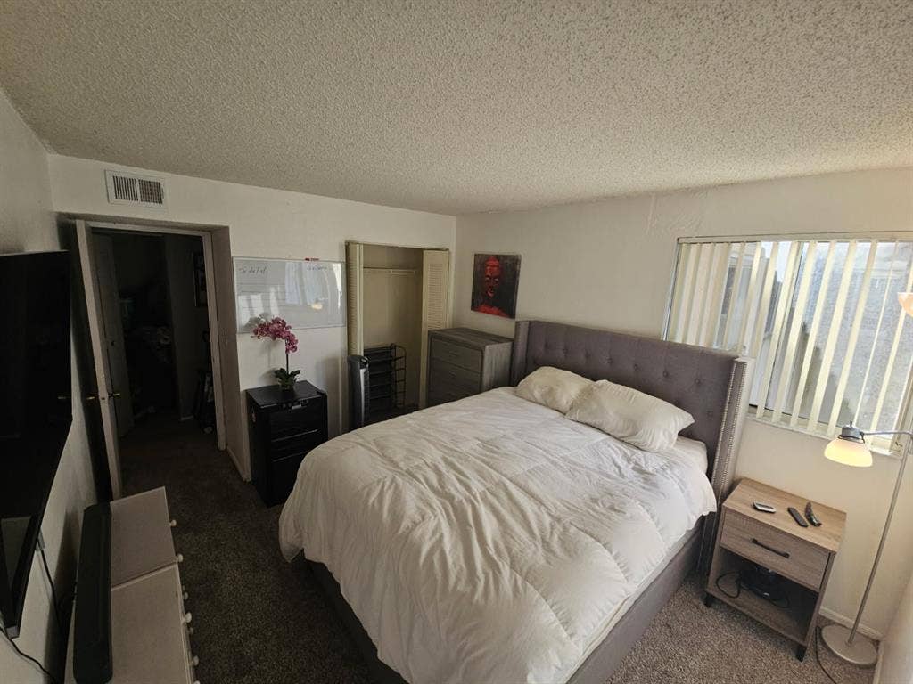 Large Room, close to all.