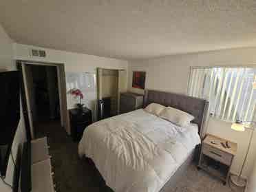Large Room,  close to all.