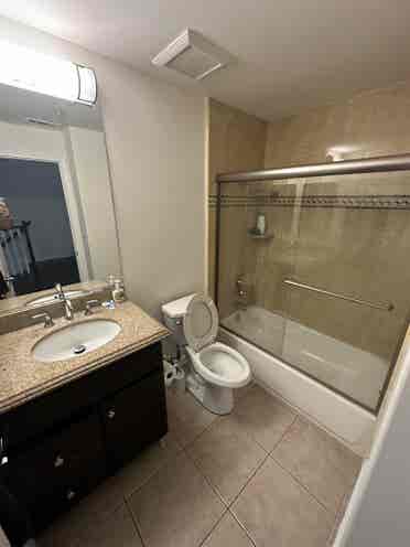 Room available for rent in GG
