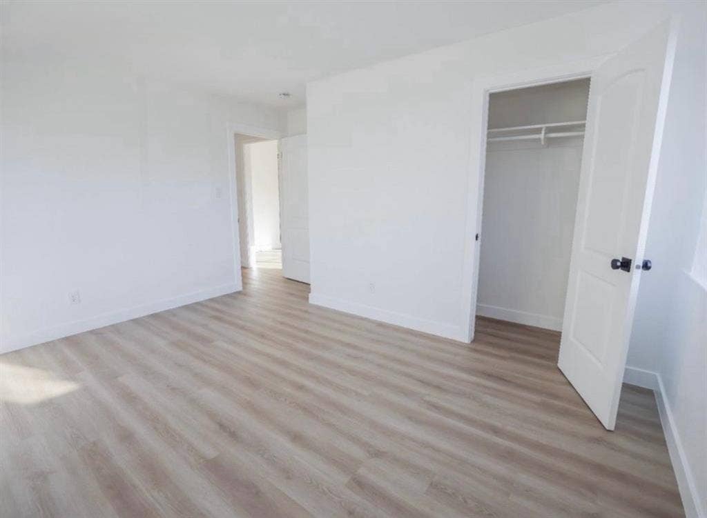 Bedroom and Private Bathroom