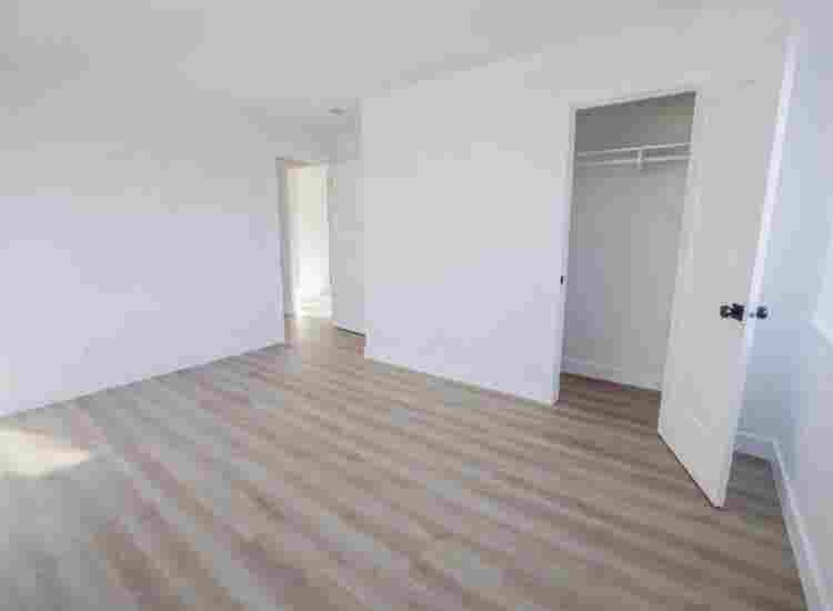 Bedroom and Private Bathroom