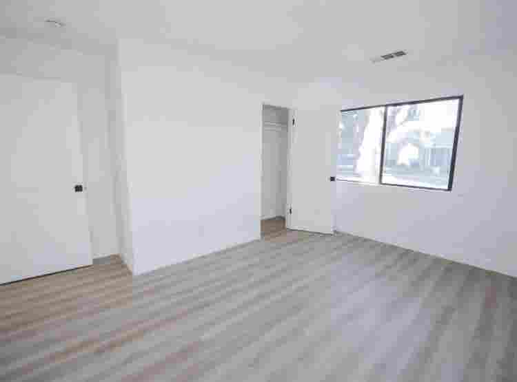 Bedroom and Private Bathroom