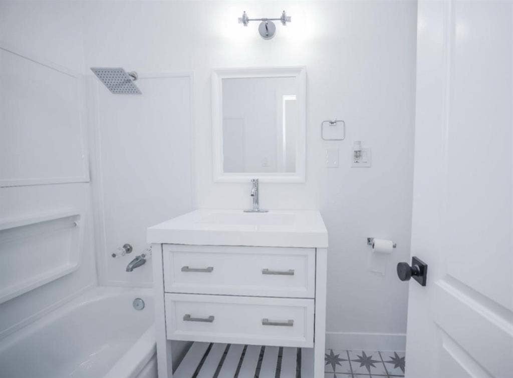 Bedroom and Private Bathroom