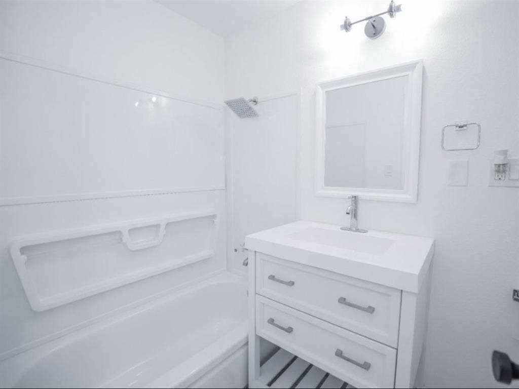 Bedroom and Private Bathroom