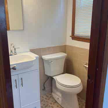 Commuter’s Dream:   Bath Bedroom