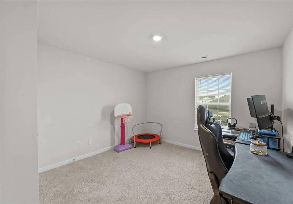 Room for Rent in a spacious home