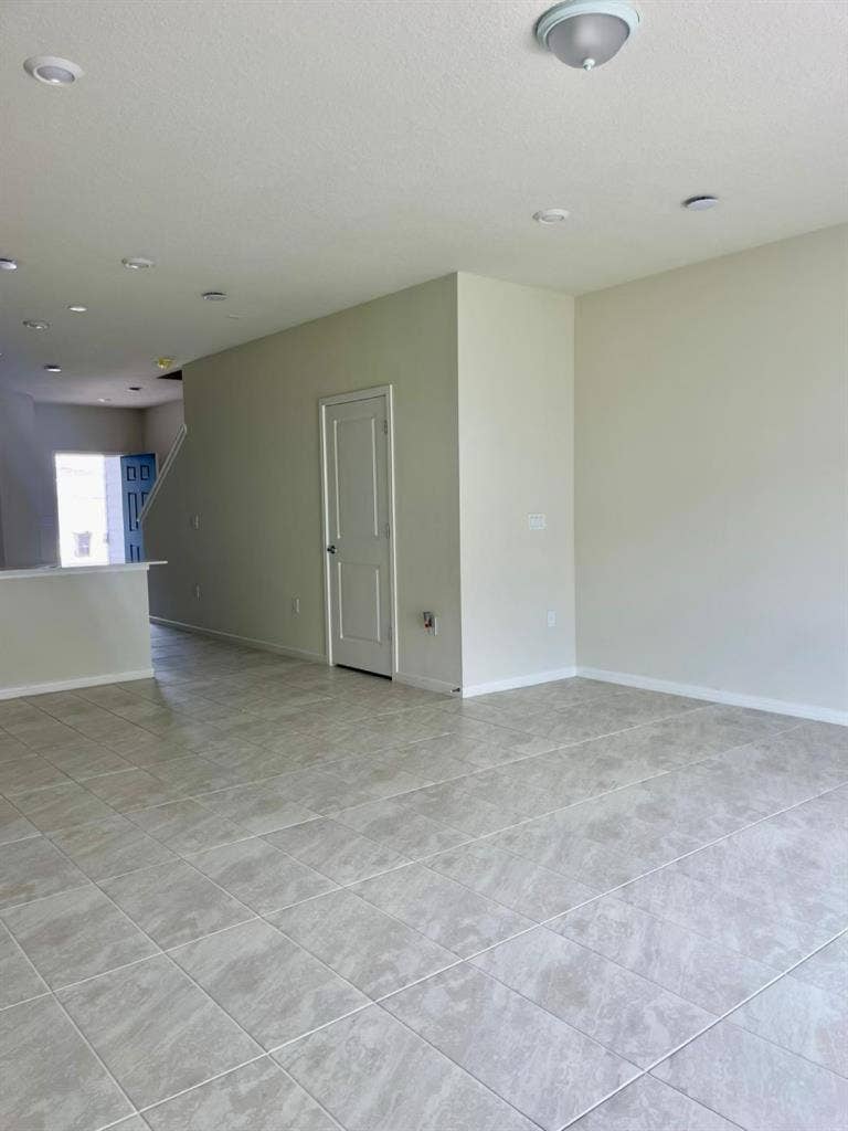 Bedroom for rent in Davenport FL