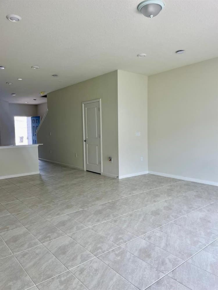 Bedroom for rent in champions gate