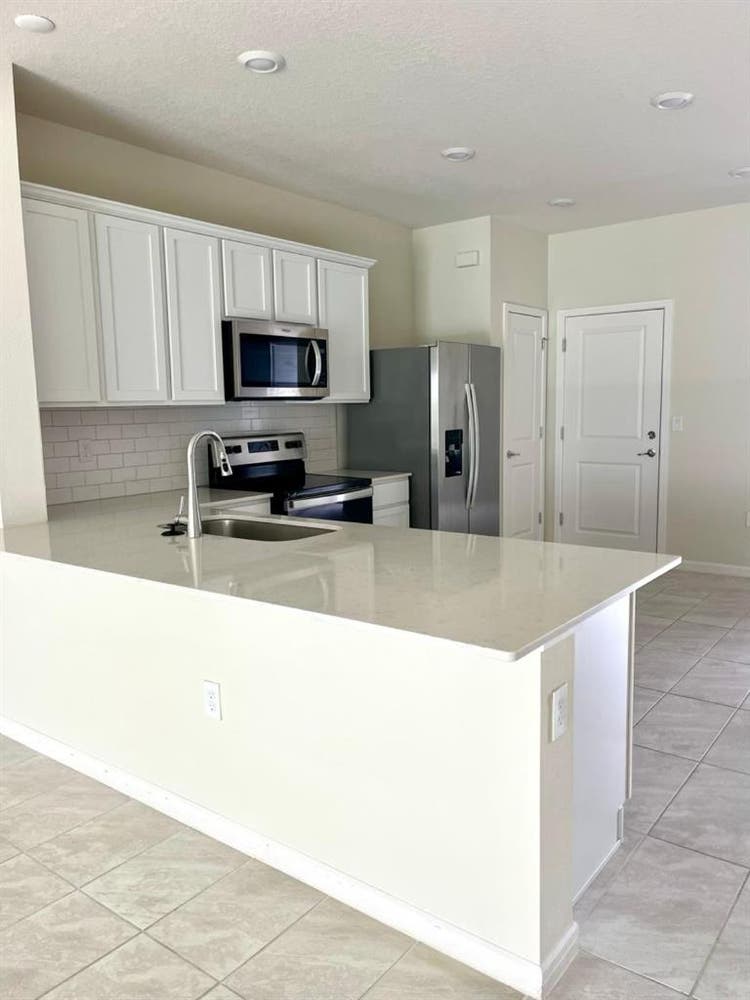 Bedroom for rent in champions gate