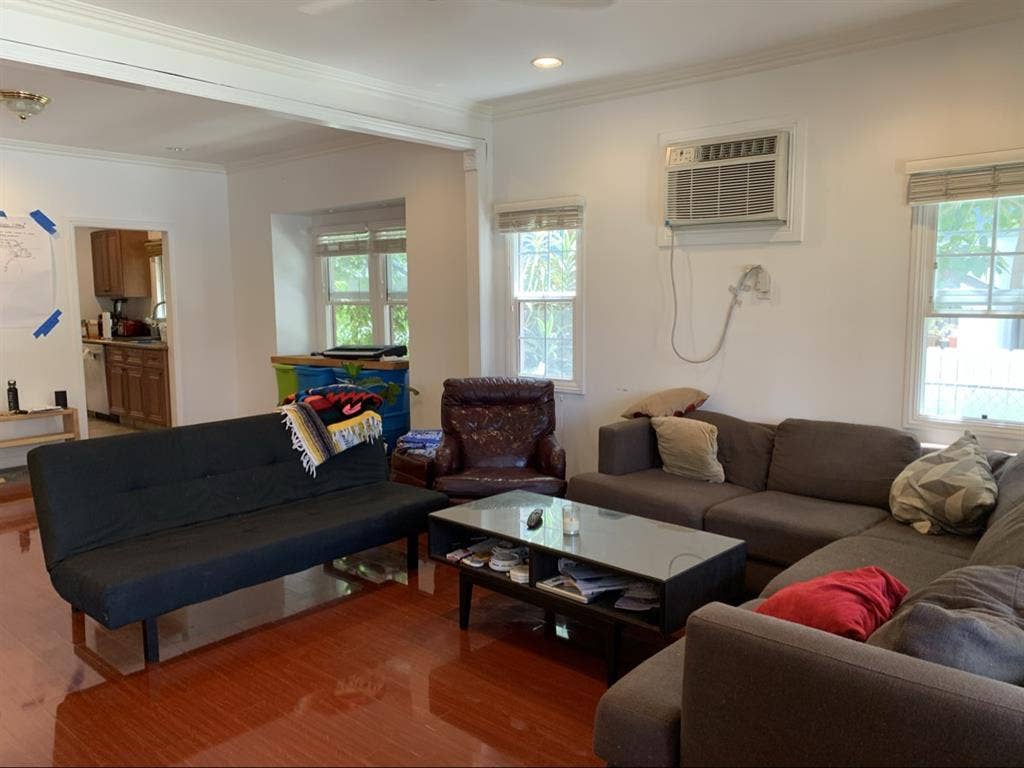 BA - LF: 2 new roommates