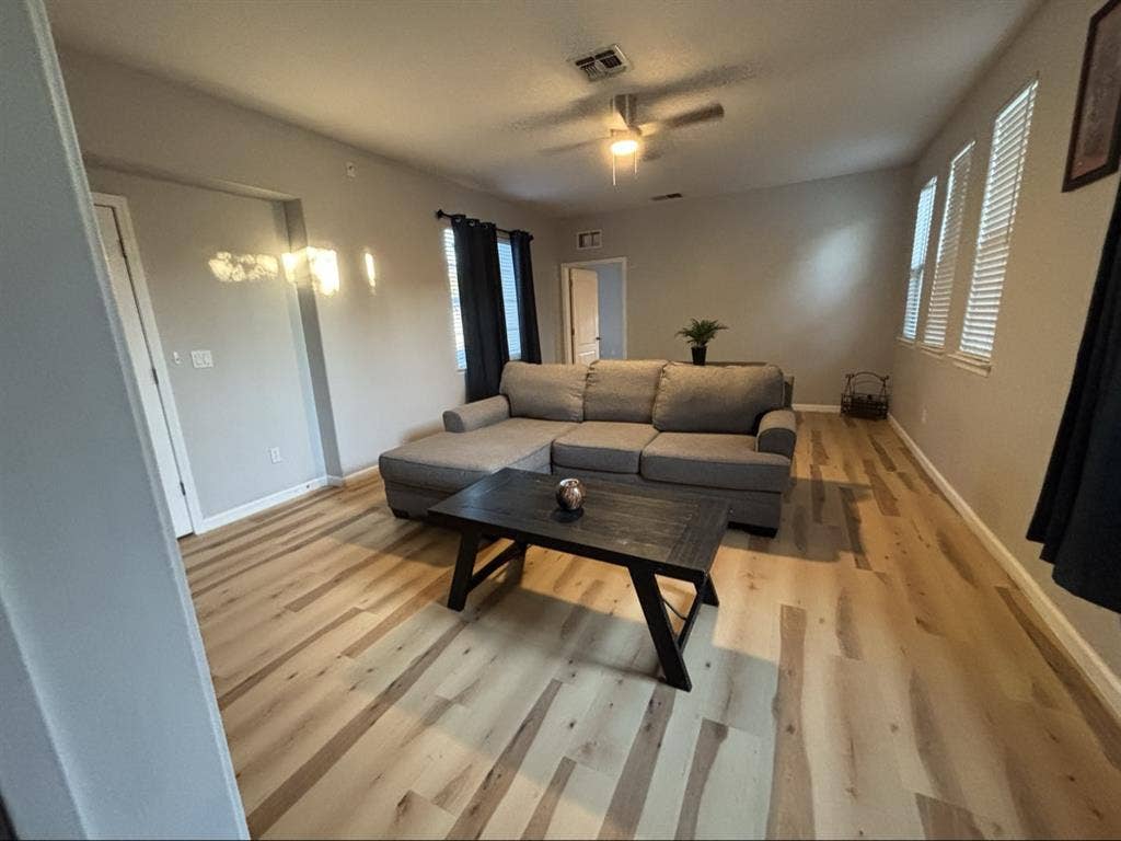 In-Laws Quarter w/ Living Roomm