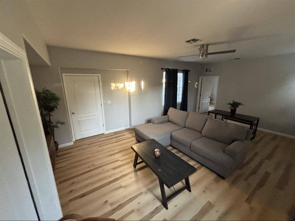 In-Laws Quarter w/ Living Roomm