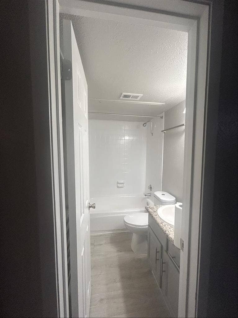 Extra Room and Bath available