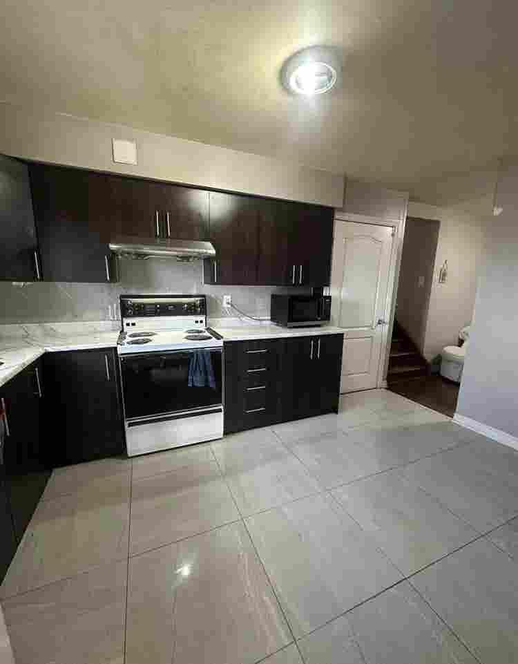 Room for rent for females