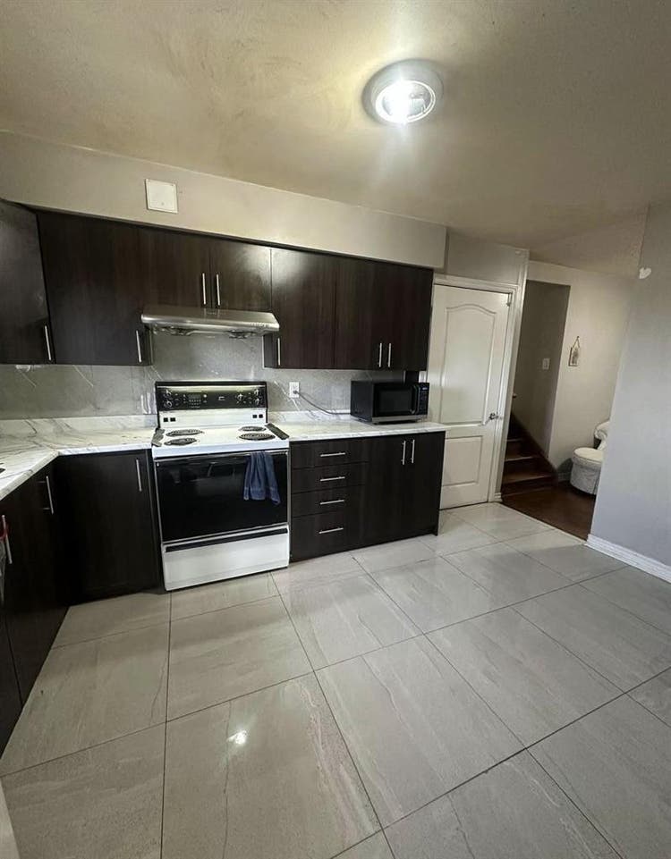 Room for rent for females