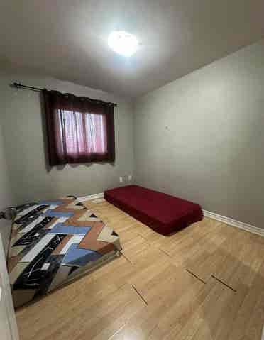 Room for rent for females