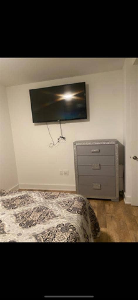 Looking for female roommate