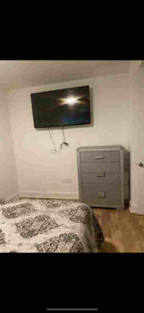 Looking for female roommate