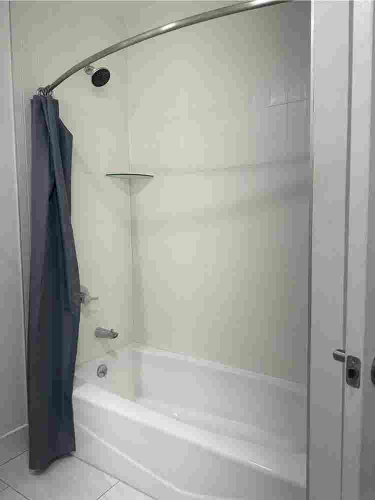 Looking for female roommate
