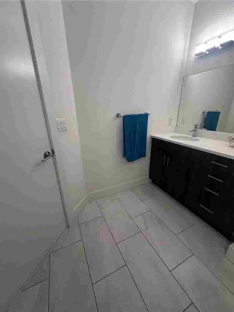 Looking for female roommate