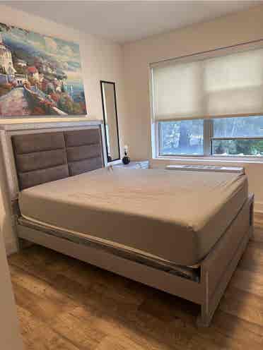 Looking for female roommate