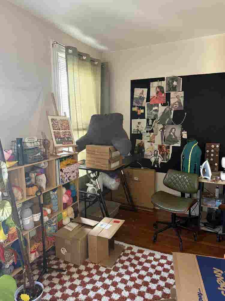 Spacious Apt - Room Available!