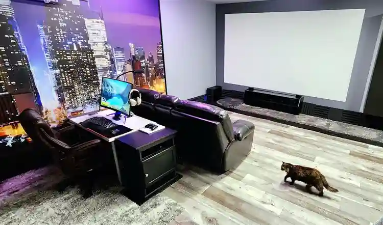 Studio Sized Bedroom + Office.