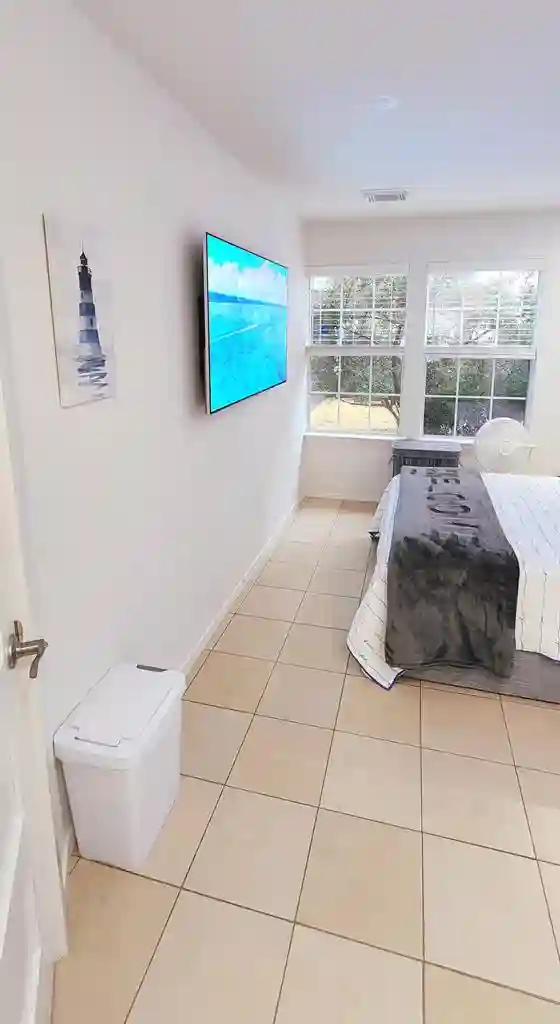 Studio Sized Bedroom + Office.