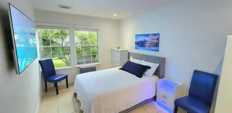 Studio Sized Bedroom + Office.