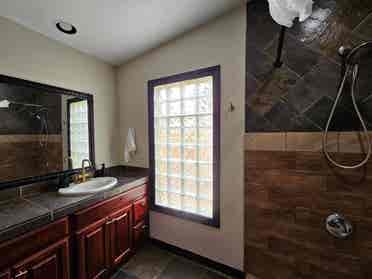Master Bedroom & Private Bathroom