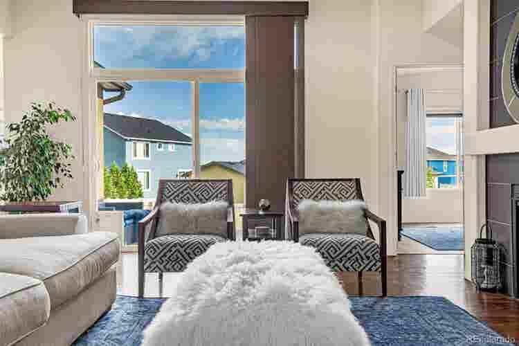 2 ROOMS! Guest Room + Office Suite