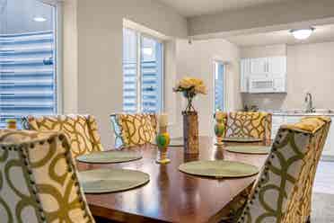 Basement with Kitchenette, 1733 sf!