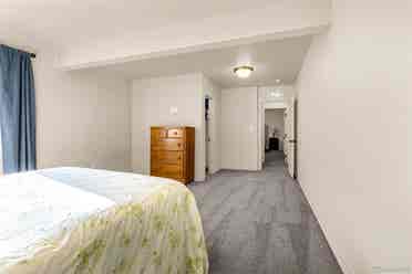 Basement with Kitchenette, 1733 sf!