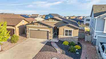 Basement with Kitchenette, 1733 sf!
