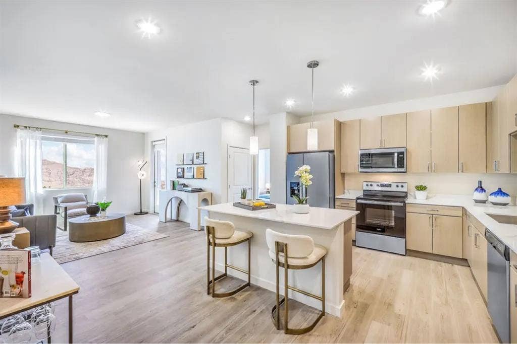 3 Bedroom Available in Nov