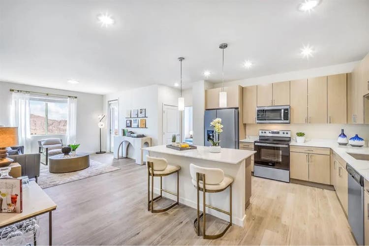 3 Bedroom Available in Nov