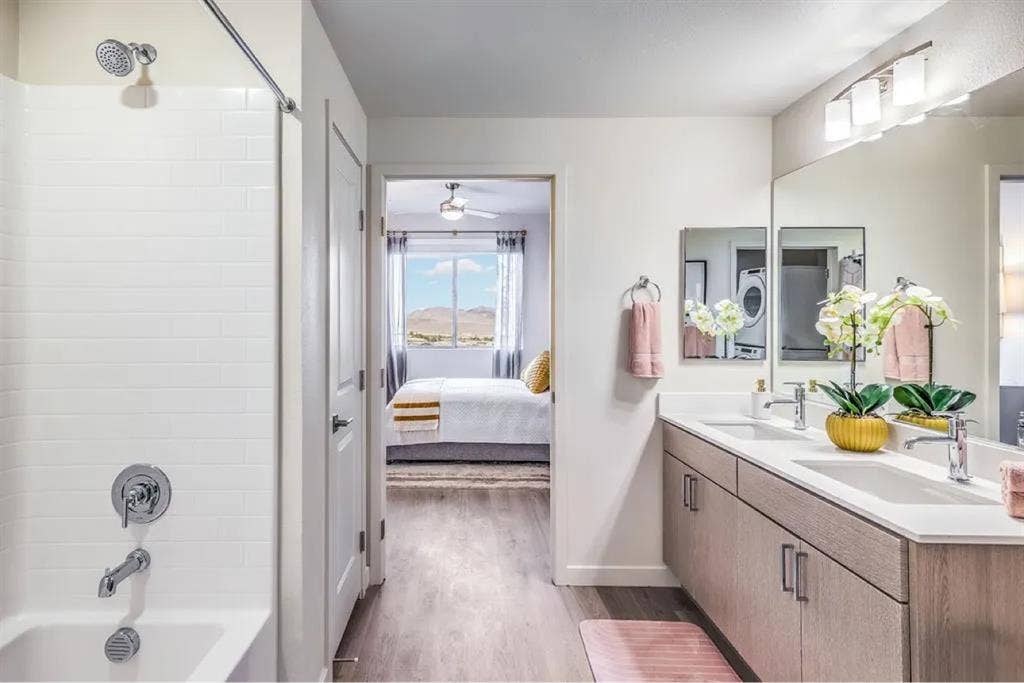 3 Bedroom Available in Nov