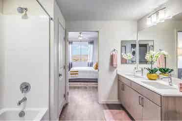 3 Bedroom Available in Nov