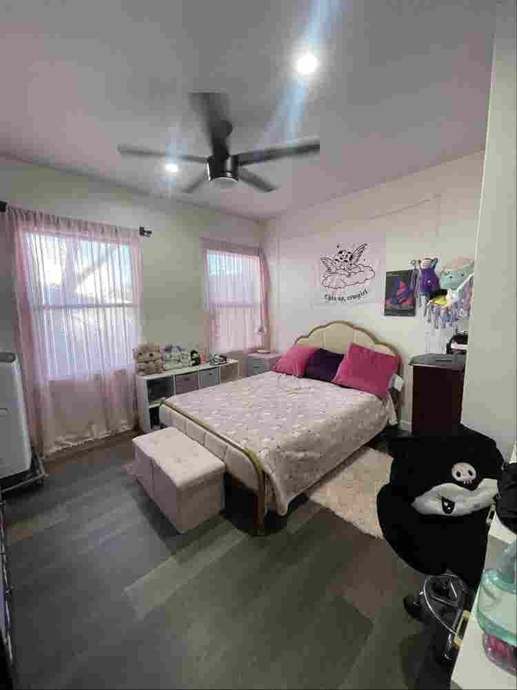 Apartment 
in Retro Row!