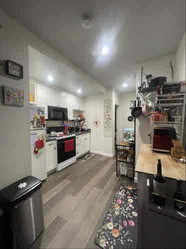 Apartment 
in Retro Row!