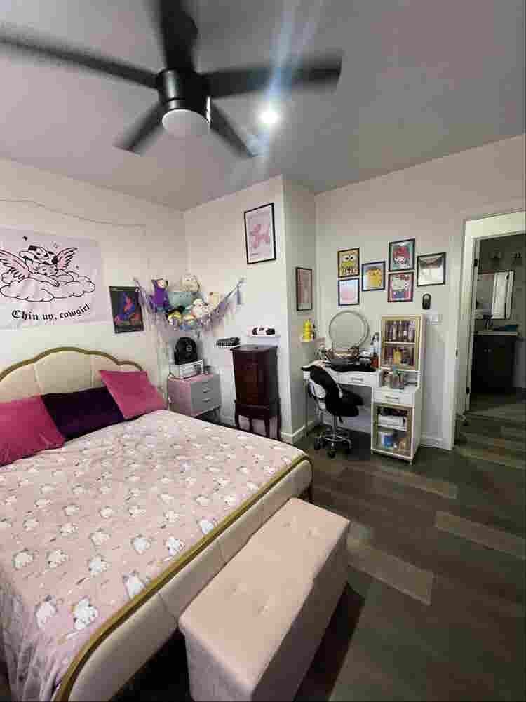 Apartment 
in Retro Row!