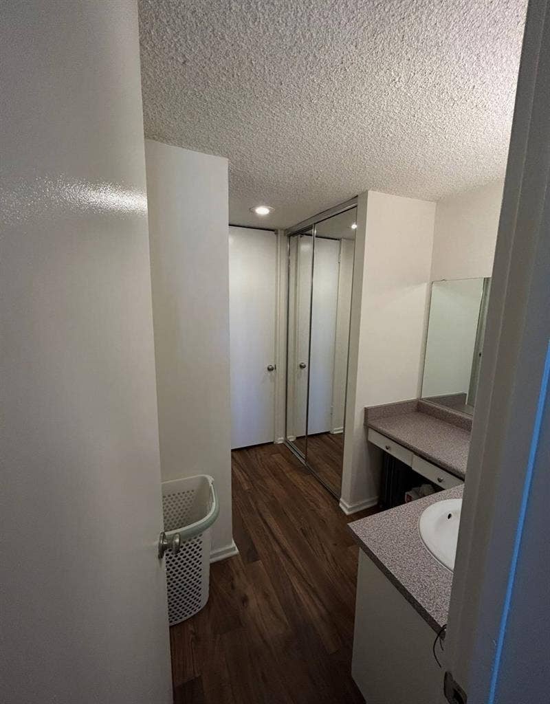 Room
in Culver City