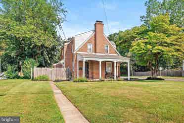 LOVELY AND BEAUTIFUL HOME FOR RENT